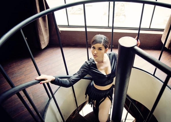 Bà mẹ một con Trương Quỳnh Anh khoe thân sexy ảnh 5